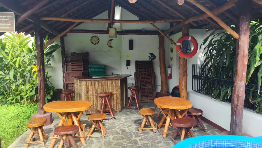 Se puede escapar del sol de mediodía en el rancho del jardín